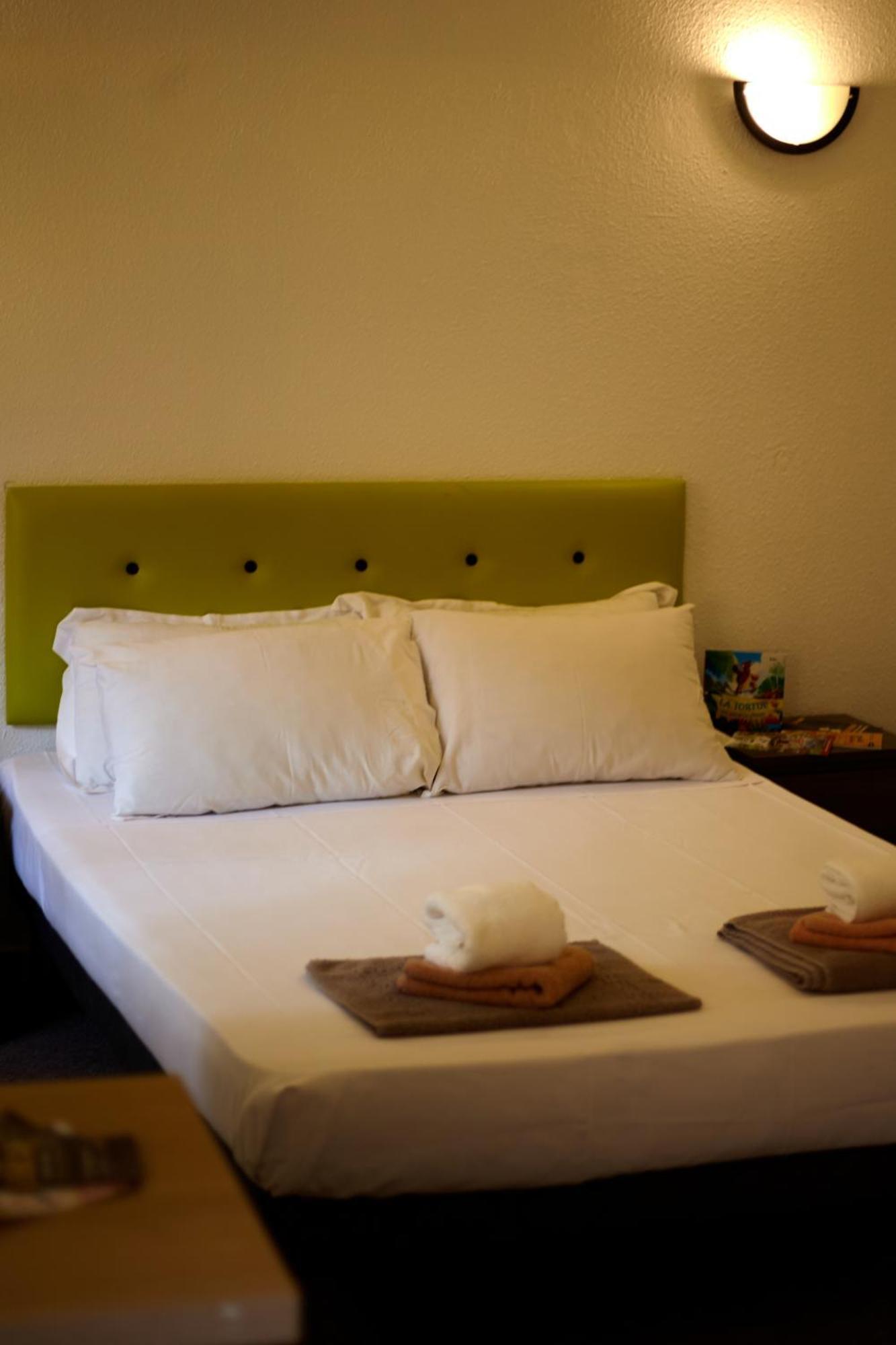 Hotel La Voile Bleue La Richardais Екстер'єр фото