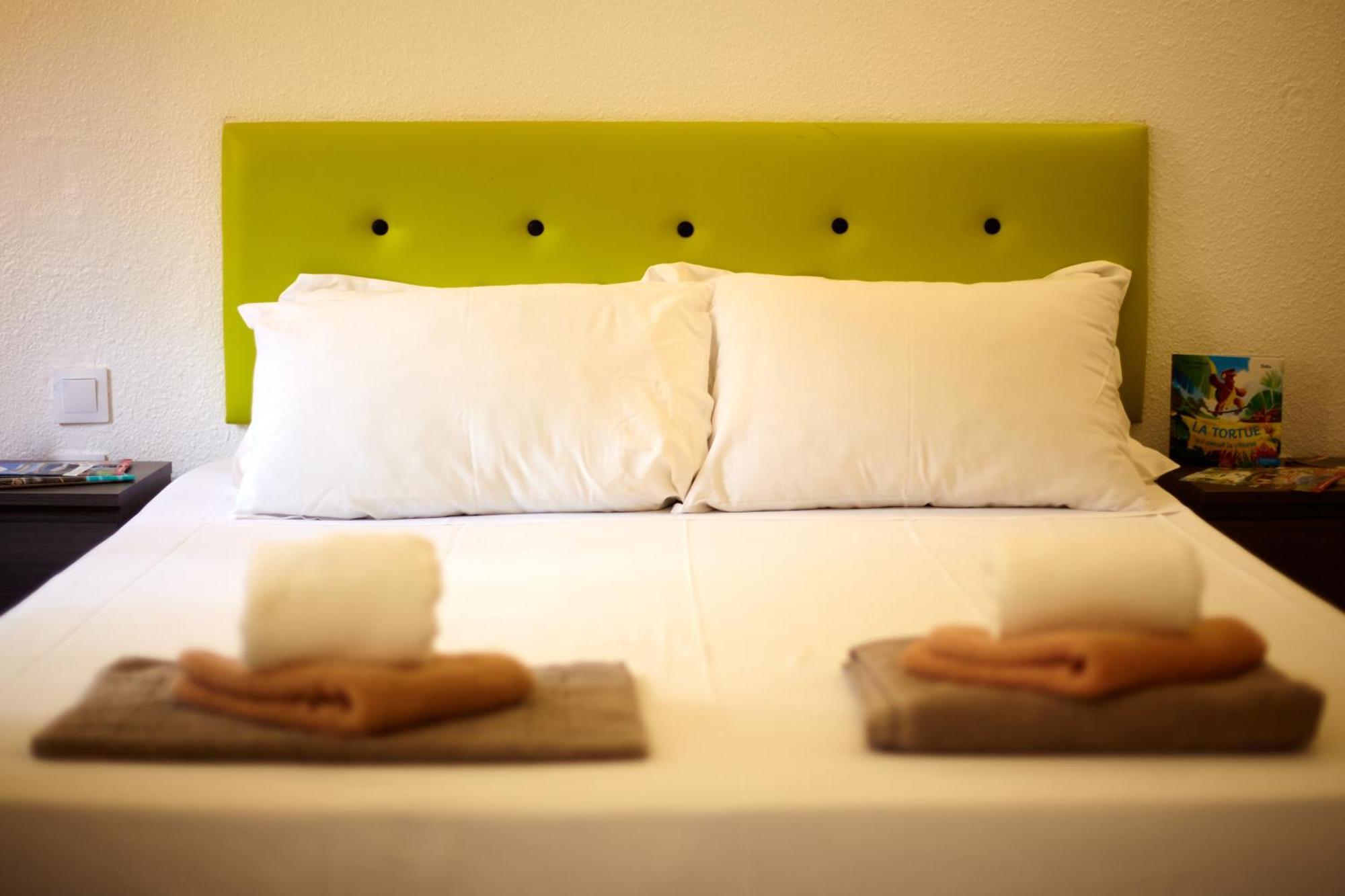 Hotel La Voile Bleue La Richardais Екстер'єр фото