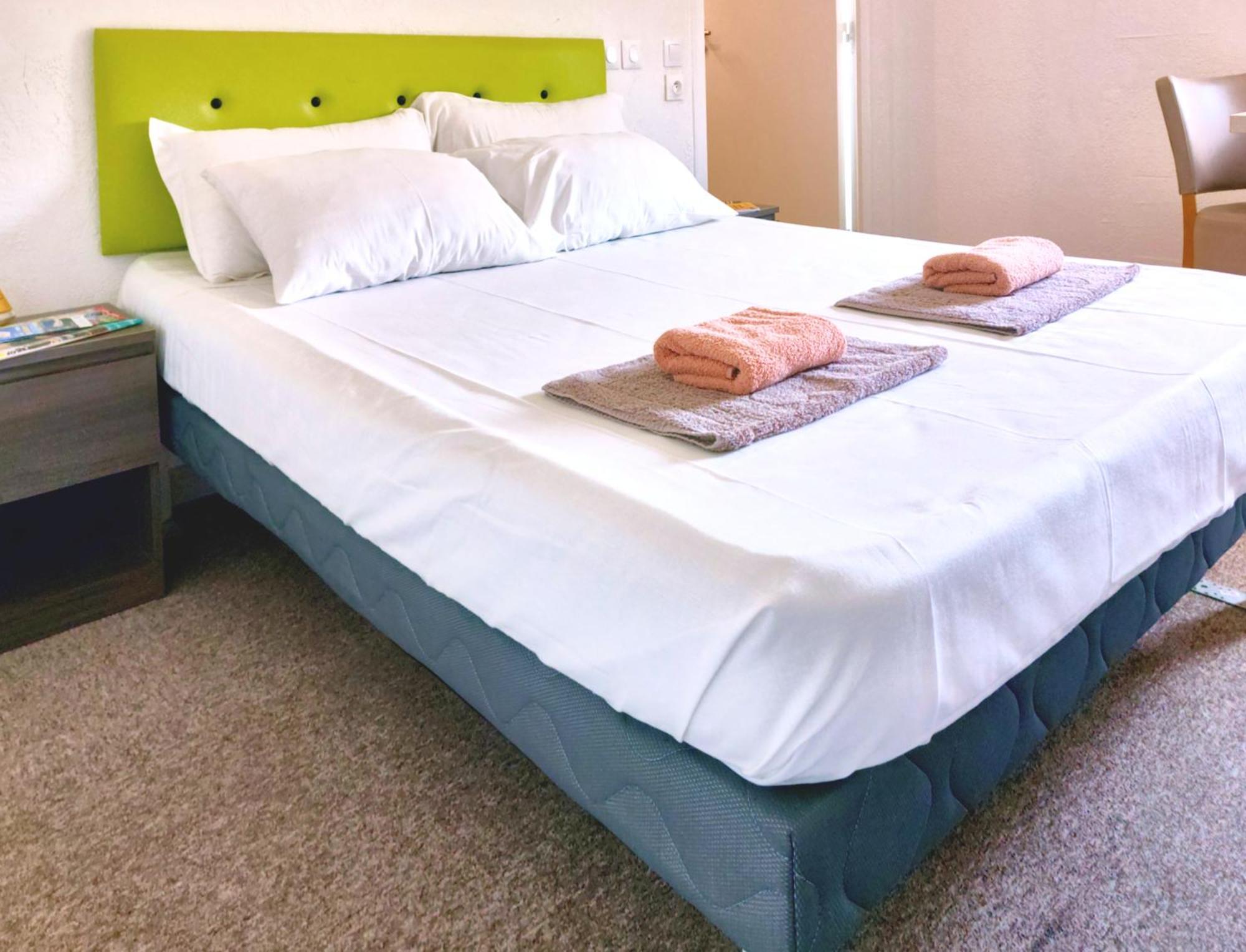 Hotel La Voile Bleue La Richardais Екстер'єр фото