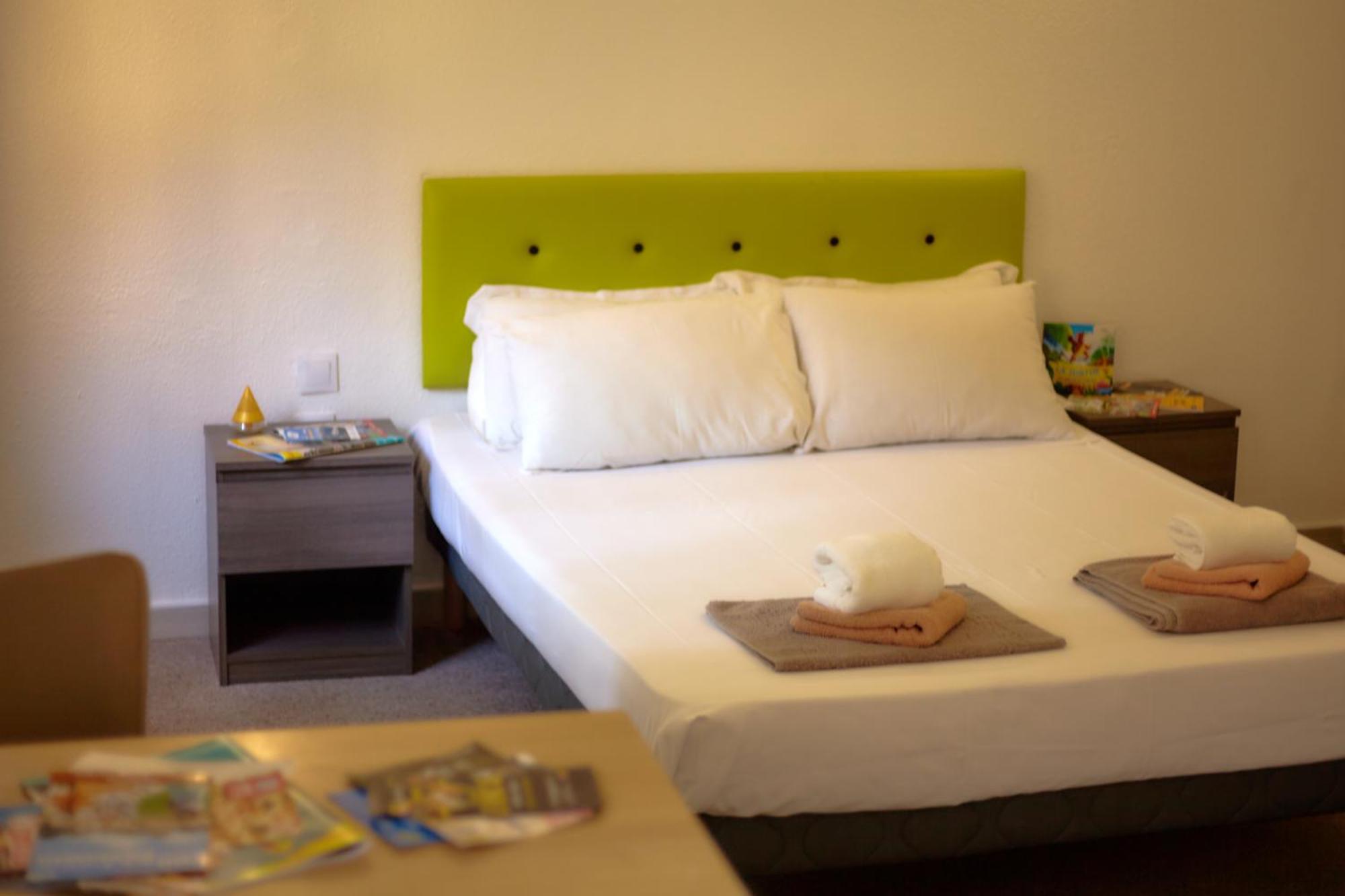 Hotel La Voile Bleue La Richardais Екстер'єр фото