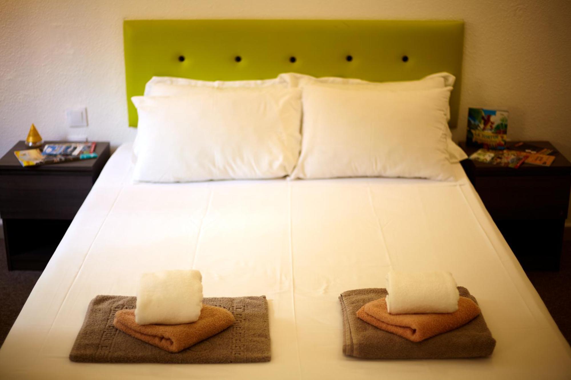 Hotel La Voile Bleue La Richardais Екстер'єр фото